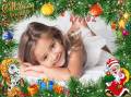 Детская новогодняя фоторамка – Дед Мороз несет маленькую елочку 